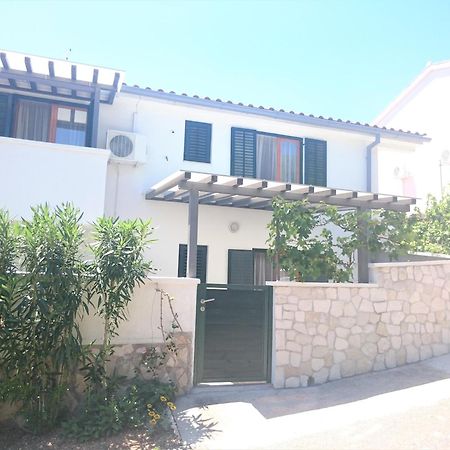 Apartments Rak Vis Bilik gambar